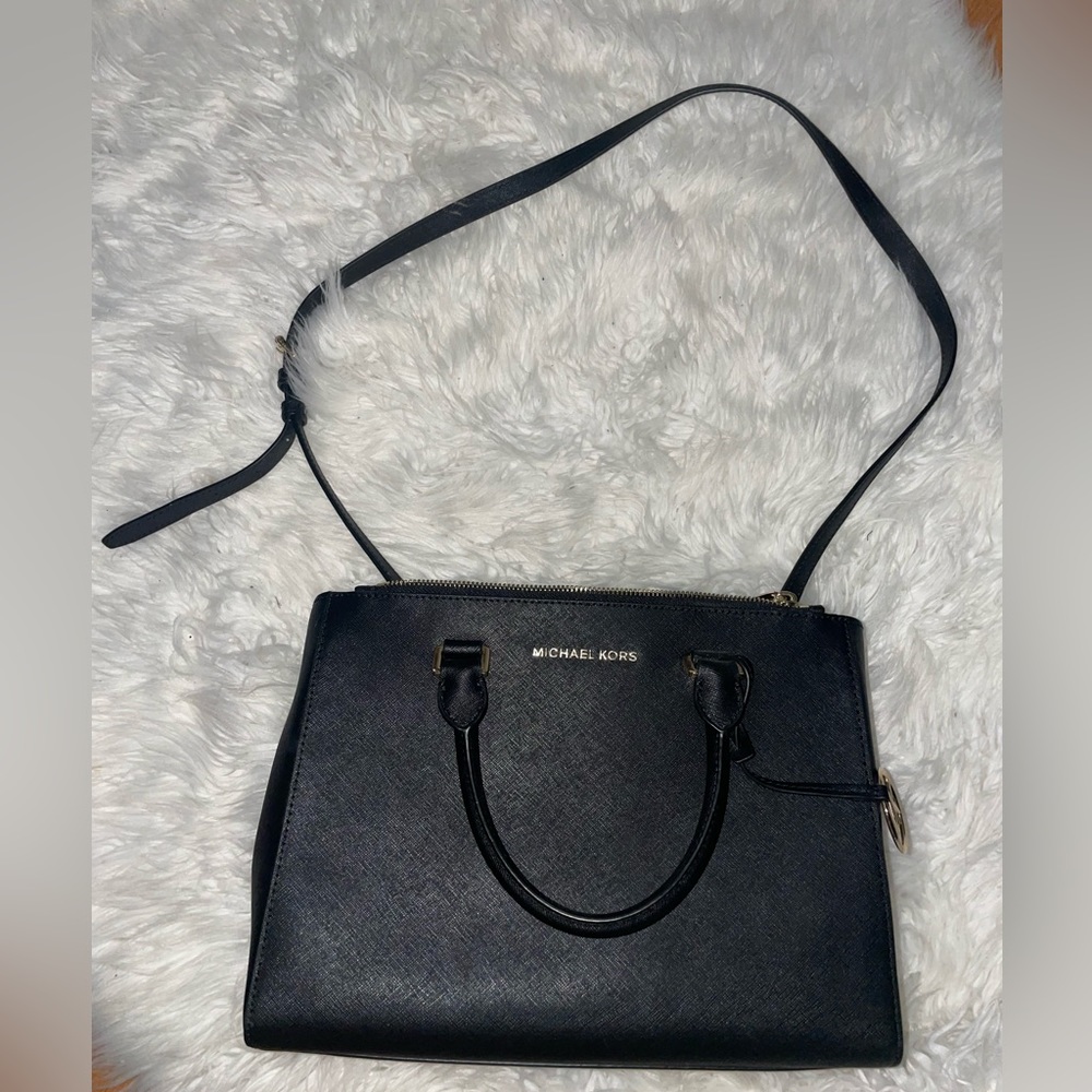 Michael Kors Black Kellen md satchel leather brand new with strap